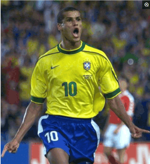 乐部赛场的 乐部赛场的